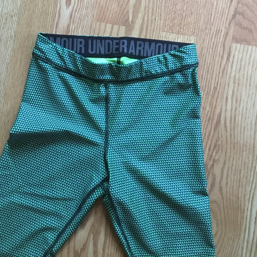 2 under armour workout pants size Small